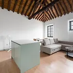Guestready - A Brilliant Near Ribeira דירה